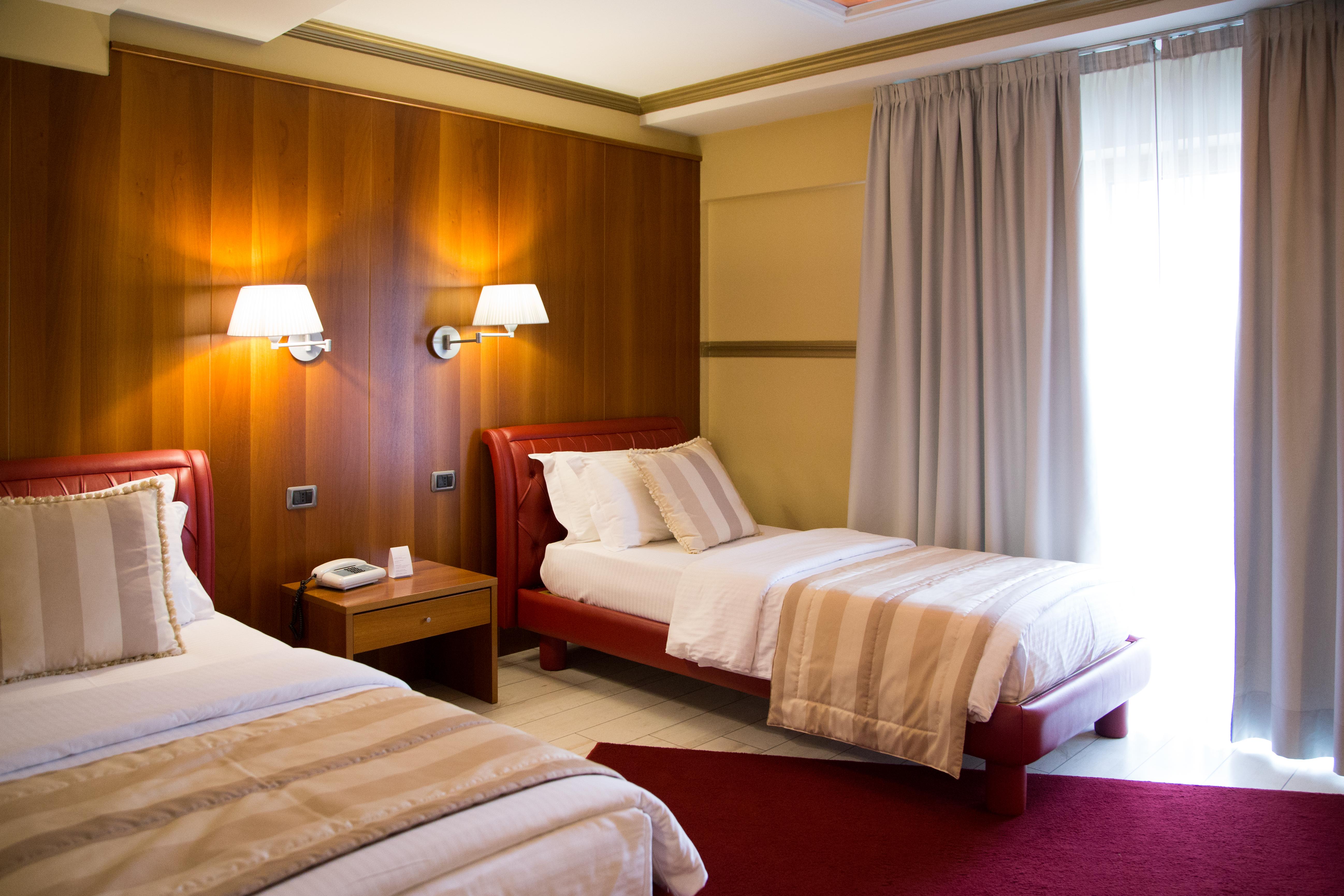 Diplomat & Hotel